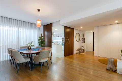 Moradia Térrea de Luxo T4 com Jardim e Terraço na Senhora da Hora