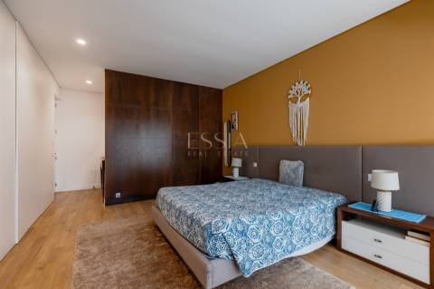 Moradia Térrea de Luxo T4 com Jardim e Terraço na Senhora da Hora