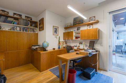 Moradia Térrea de Luxo T4 com Jardim e Terraço na Senhora da Hora