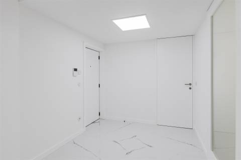 Apartamento T3 Renovado com Varandas na Avenida da Boavista