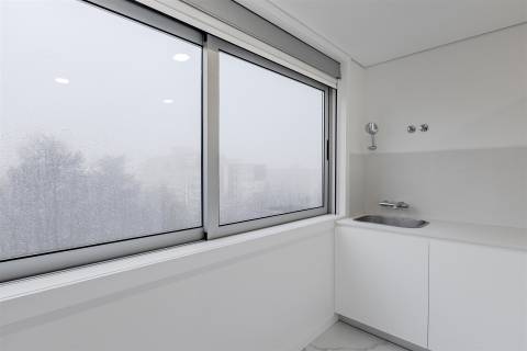 Apartamento T3 Renovado com Varandas na Avenida da Boavista