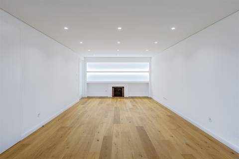 Apartamento T3 Renovado com Varandas na Avenida da Boavista