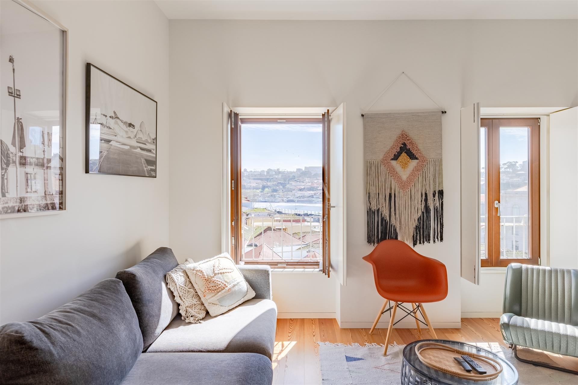 Apartamento T1 com Vista Rio na Alfândega do Porto