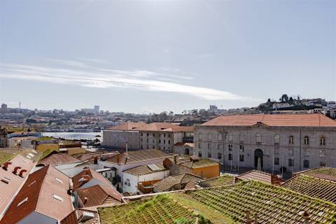 Apartamento T1 com Vista Rio na Alfândega do Porto