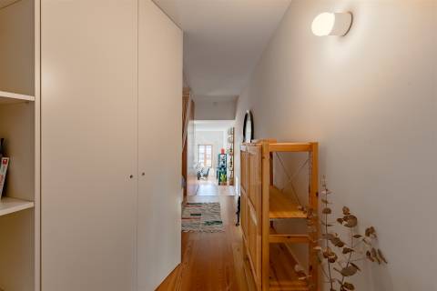 Apartamento T1 com Vista Rio na Alfândega do Porto