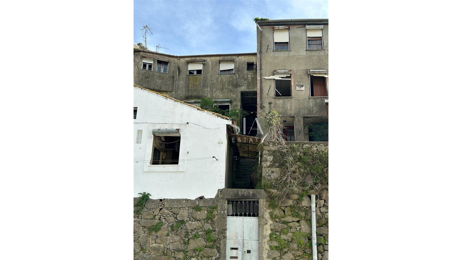 Moradia para Reabilitar no Centro do Porto