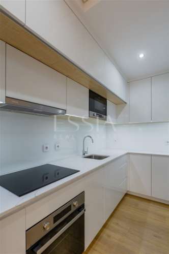 Apartamento T2 com Terraço | Centro da Baixa do Porto