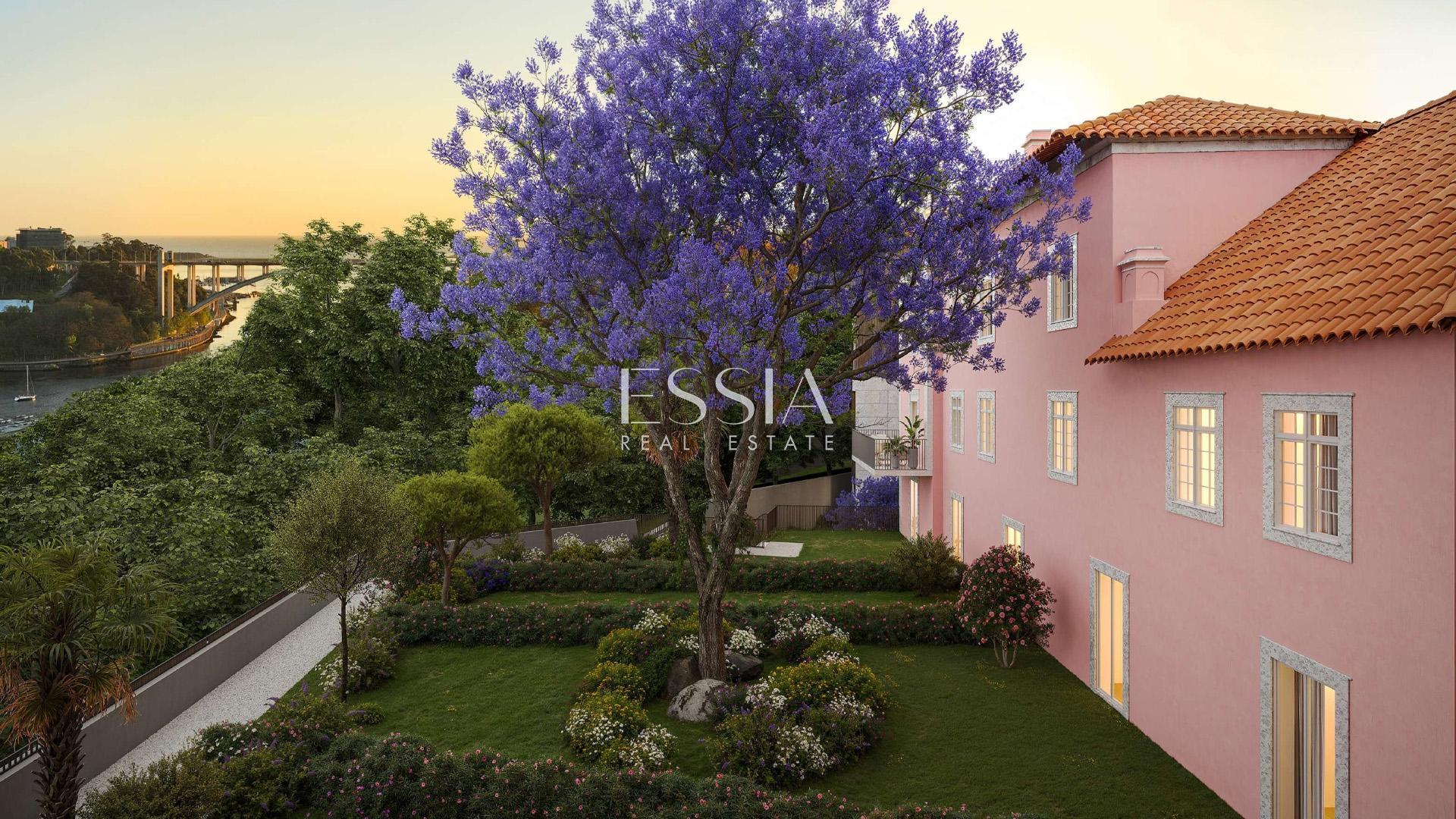 Apartamento T0+1 com Jardim no Palacete Douro, Porto