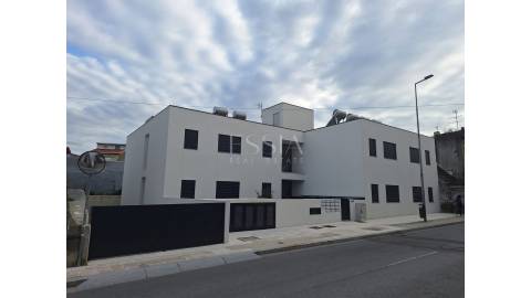Apartamento T0 Novo em São Mamede de Infesta
