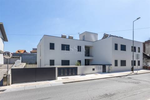 Apartamento T0 Novo em São Mamede de Infesta