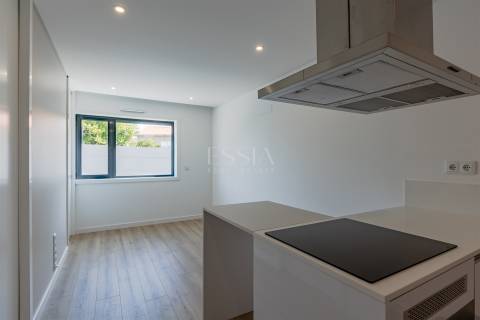 Apartamento T0 Novo em São Mamede de Infesta