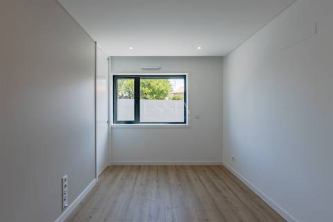 Apartamento T0 Novo em São Mamede de Infesta
