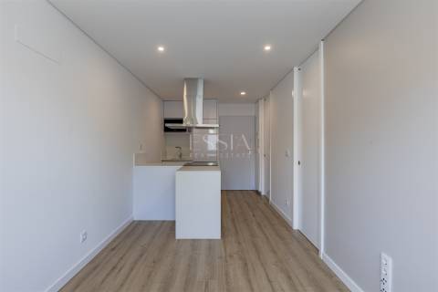 Apartamento T0 Novo em São Mamede de Infesta