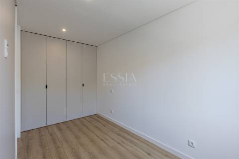 Apartamento T0 Novo em São Mamede de Infesta