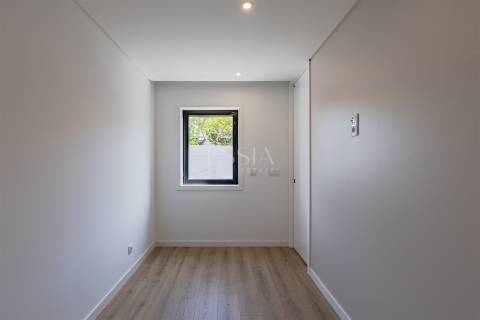 Apartamento T0 Novo em São Mamede de Infesta