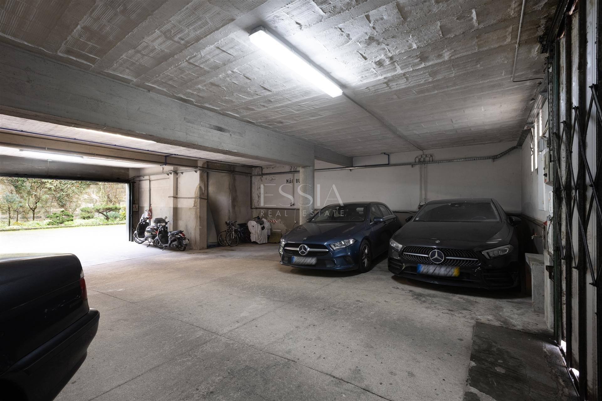 Garagem Coletiva Coberta  na Foz do Douro