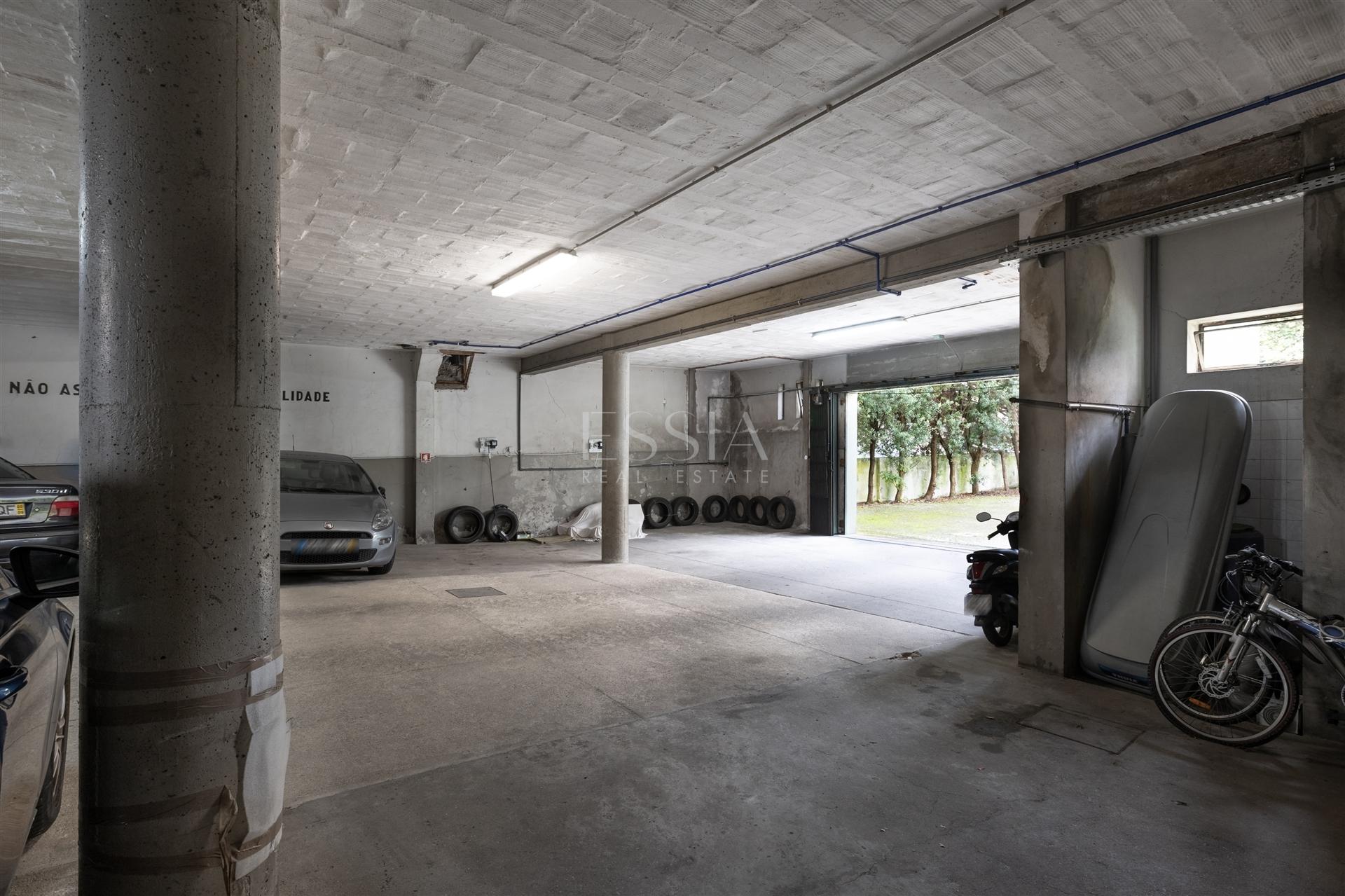 Garagem Coletiva Coberta  na Foz do Douro