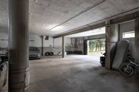 Garagem Coletiva Coberta  na Foz do Douro