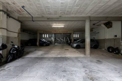 Garagem Coletiva Coberta  na Foz do Douro