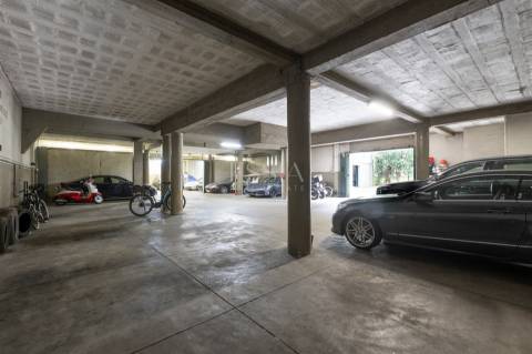 Garagem Coletiva Coberta  na Foz do Douro