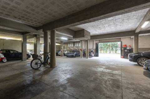 Garagem Coletiva Coberta  na Foz do Douro