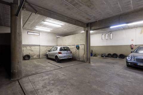 Garagem Coletiva Coberta  na Foz do Douro