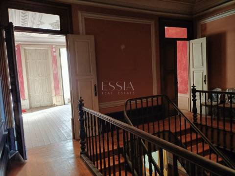 Prédio para reconstrução na Praça da República, Porto