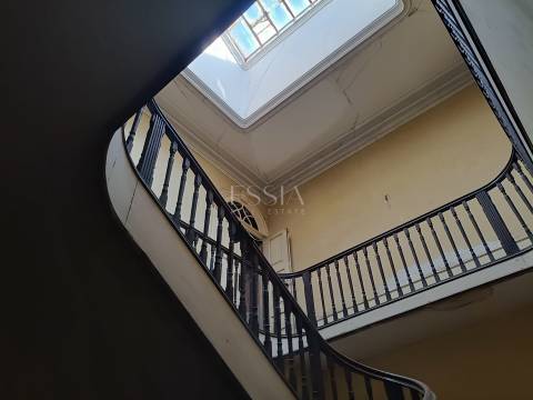 Prédio para Reconstrução na Praça da República, Porto