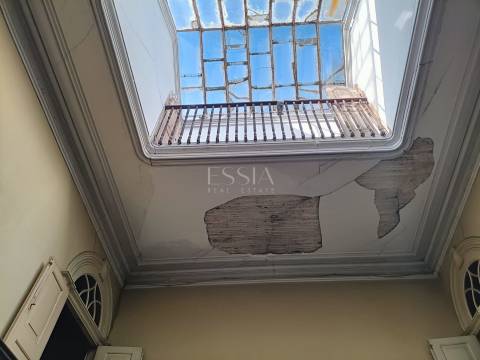 Prédio para Reconstrução na Praça da República, Porto