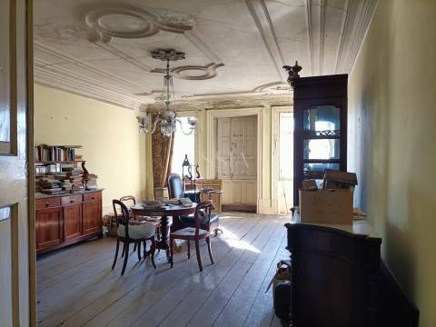 Prédio para Reconstrução na Praça da República, Porto