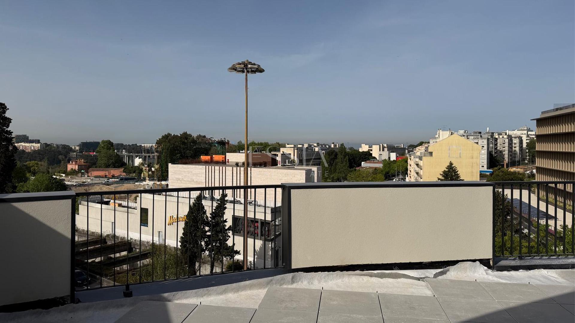 Apartamento T1 com Terraço de 41m² no Campo Alegre