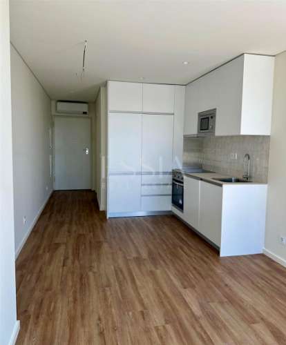 Apartamento T1 com Terraço de 41m² no Campo Alegre