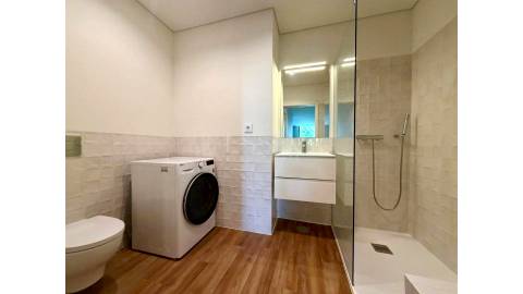 Apartamento T1 Varandas e Garagem para Arrendar no Campo Alegre