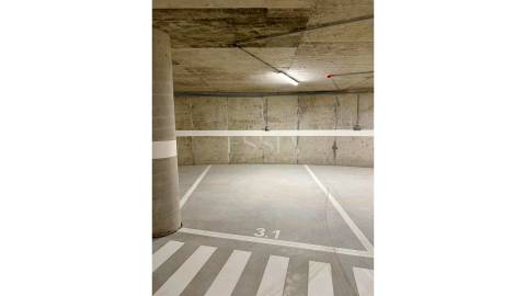 Apartamento T1 Varandas e Garagem para Arrendar no Campo Alegre
