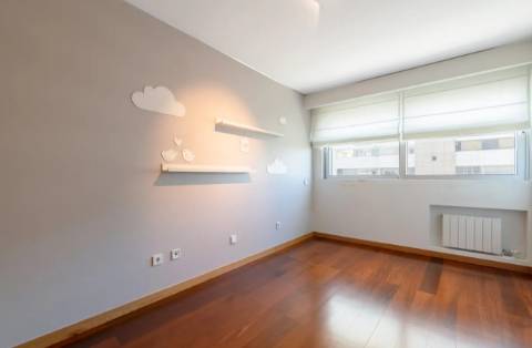 Apartamento T3 no Bessa com Varanda e Garagem box