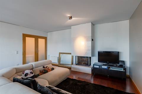 Apartamento T3 no Bessa com Varanda e Garagem box