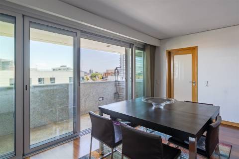 Apartamento T3 no Bessa com Varanda e Garagem box