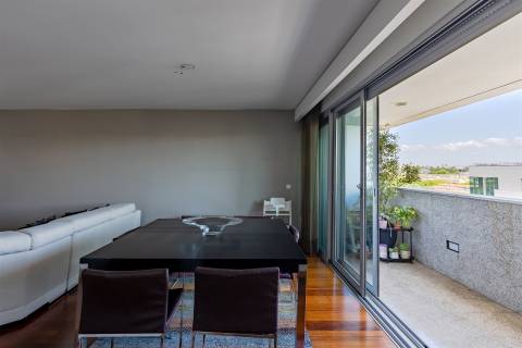 Apartamento T3 no Bessa com Varanda e Garagem box