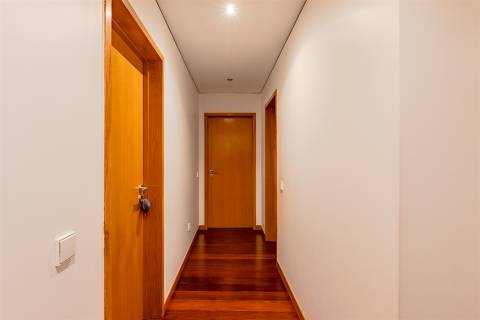 Apartamento T3 no Bessa com Varanda e Garagem box