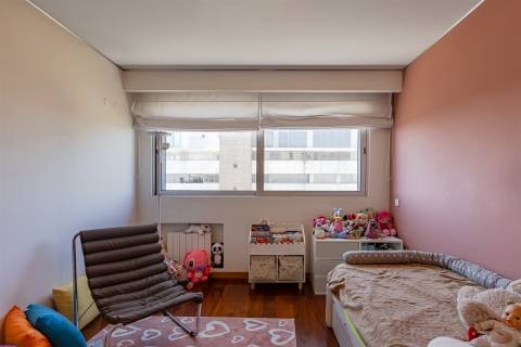 Apartamento T3 no Bessa com Varanda e Garagem box