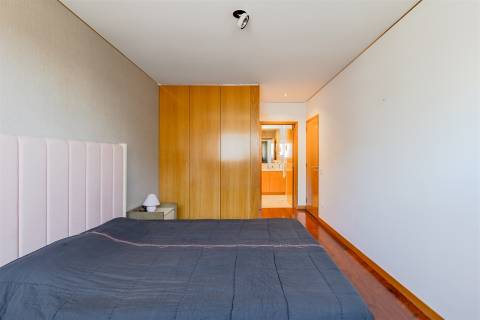 Apartamento T3 no Bessa com Varanda e Garagem box