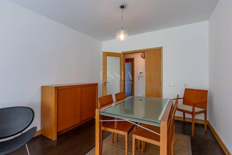 Apartamento T3 para Arrendar com Vista Douro