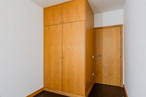 Apartamento T3 para Arrendar com Vista Douro