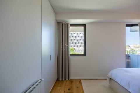 Apartamento T1 com Varandas no Flower Tower
