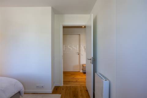 Apartamento T1 com Varandas no Flower Tower