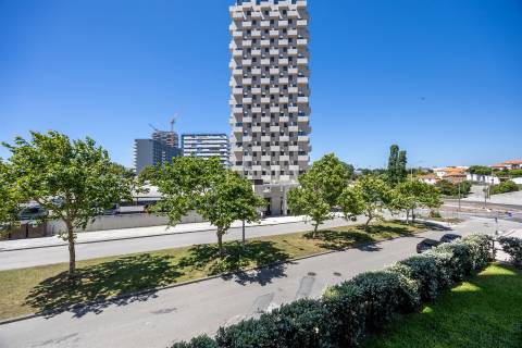 Apartamento T1 com Varandas no Flower Tower