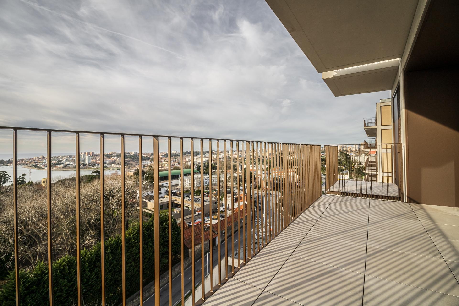 Apartamento T3 aos Jardins da Arrábida com Terraço de 94m2