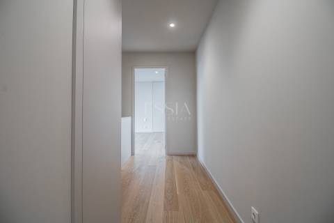 Apartamento T3 aos Jardins da Arrábida com Terraço de 94m2