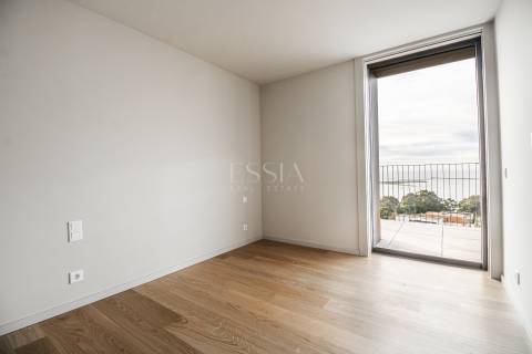 Apartamento T3 aos Jardins da Arrábida com Terraço de 94m2