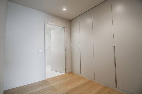 Apartamento T3 aos Jardins da Arrábida com Terraço de 94m2